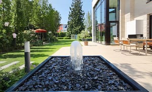 Puristischer Hausgarten